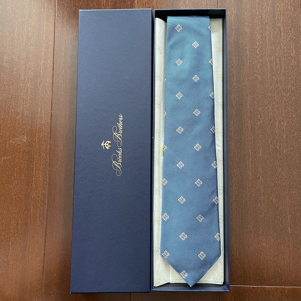 New Brooks Brothers Silk Blue White Flower Tie Men’s